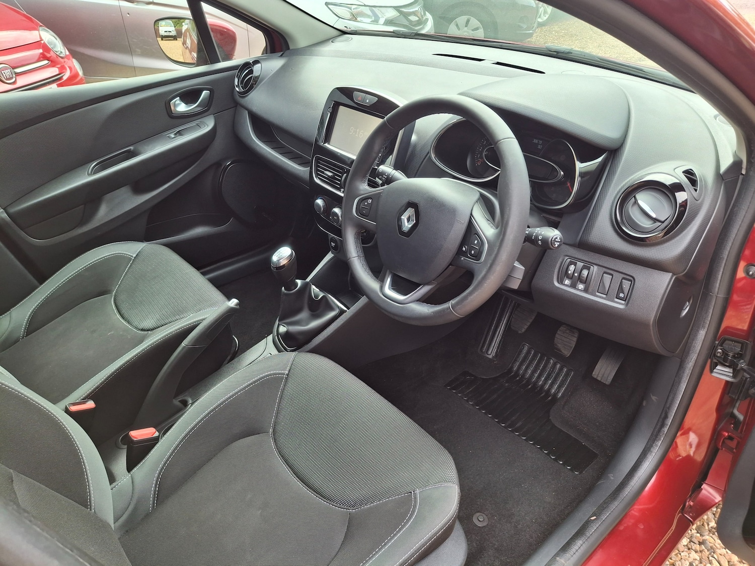 Used Renault Clio 2017 for sale - 77355167: Photo 10