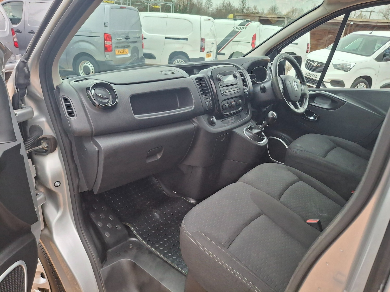 Used Vauxhall Vivaro 2016 for sale - 77327232: Photo 11