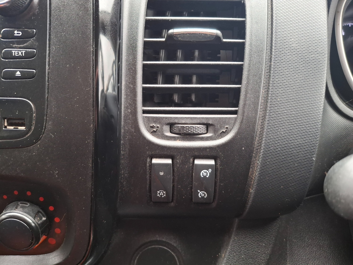 Used Vauxhall Vivaro 2016 for sale - 77327232: Photo 21