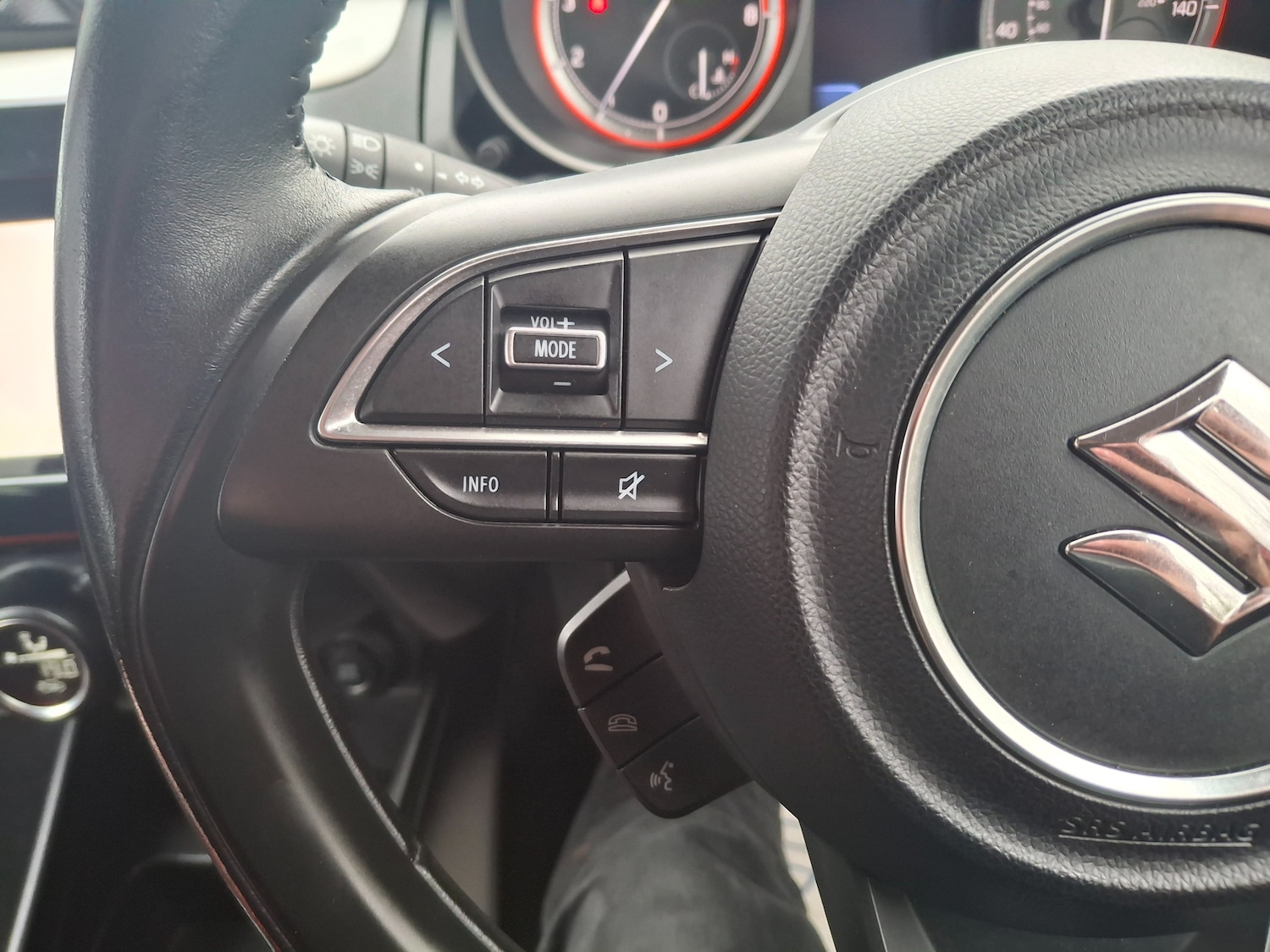 Used Suzuki Swift 2018 for sale - 76505086: Photo 19