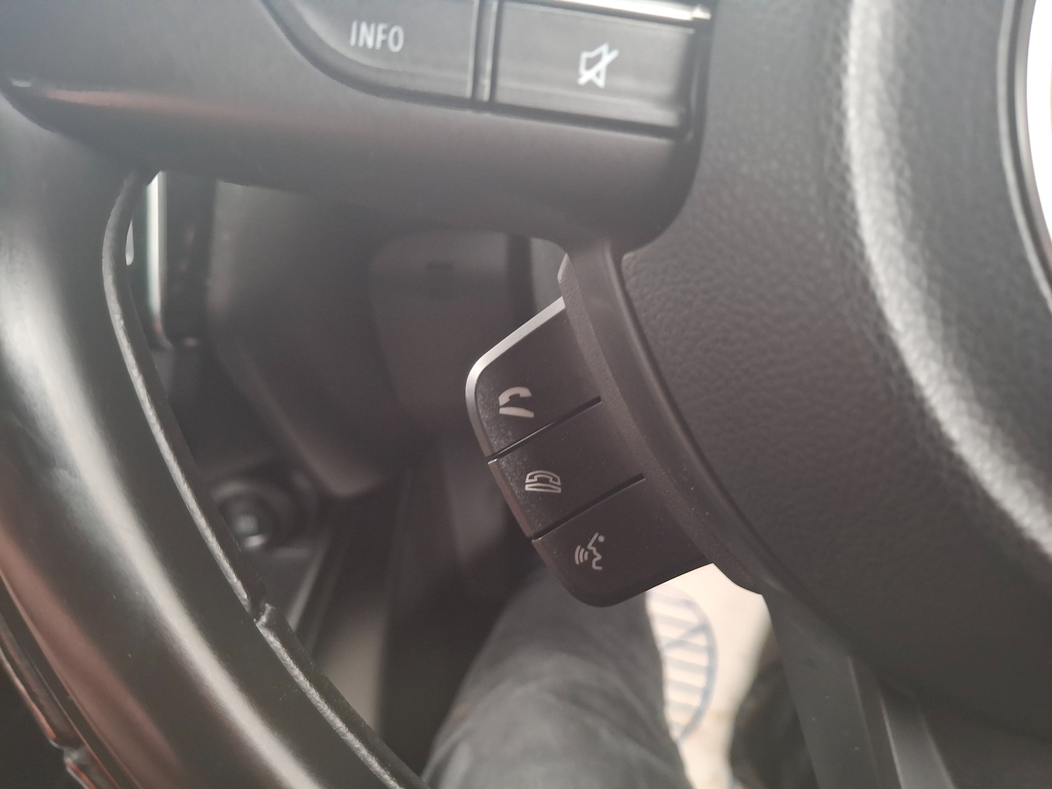 Used Suzuki Swift 2018 for sale - 76505086: Photo 23