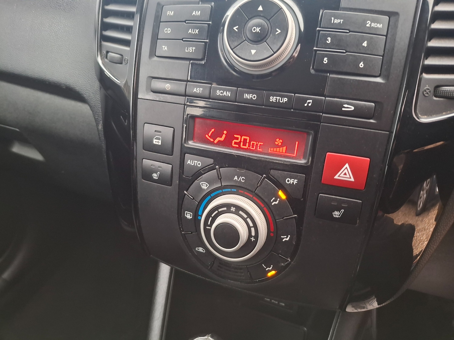 Used Kia Venga 2012 for sale - 77546209: Photo 22