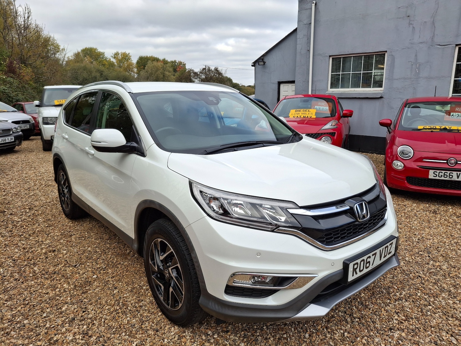 Used Honda CR-V 2017 for sale - 76224935: Photo 1