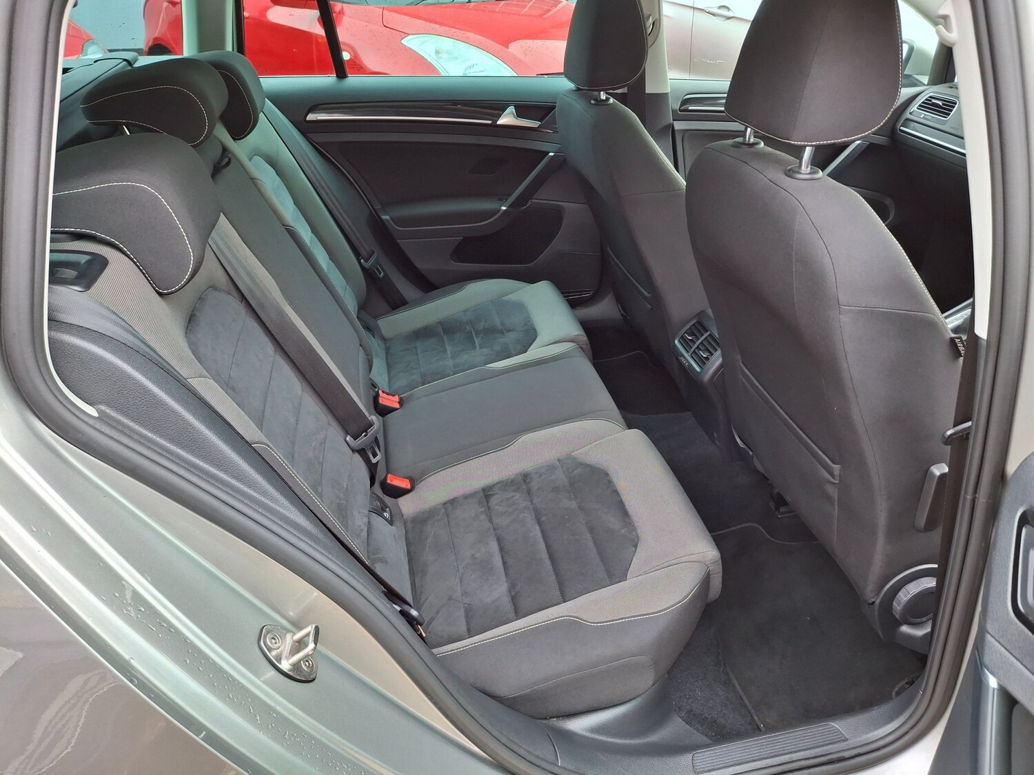 Used Volkswagen Golf 2017 for sale - 77685880: Photo 11