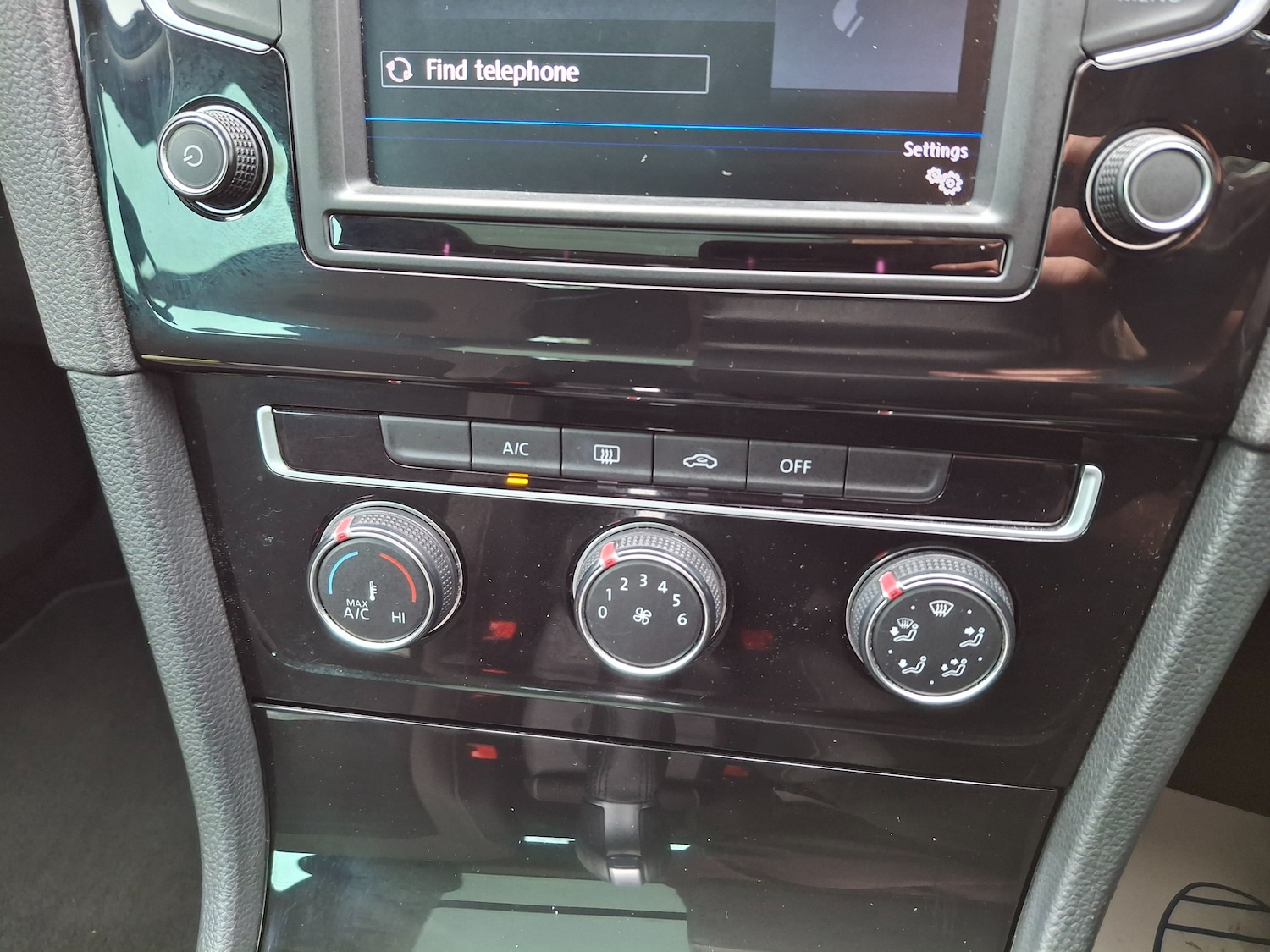 Used Volkswagen Golf 2017 for sale - 77685880: Photo 24