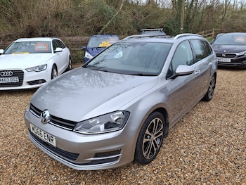 Used Volkswagen Golf 2017 for sale - 77685880: Photo