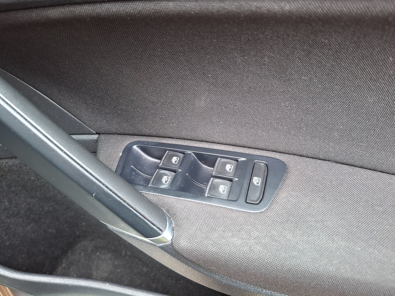 Used Volkswagen Golf 2017 for sale - 77685880: Photo 30