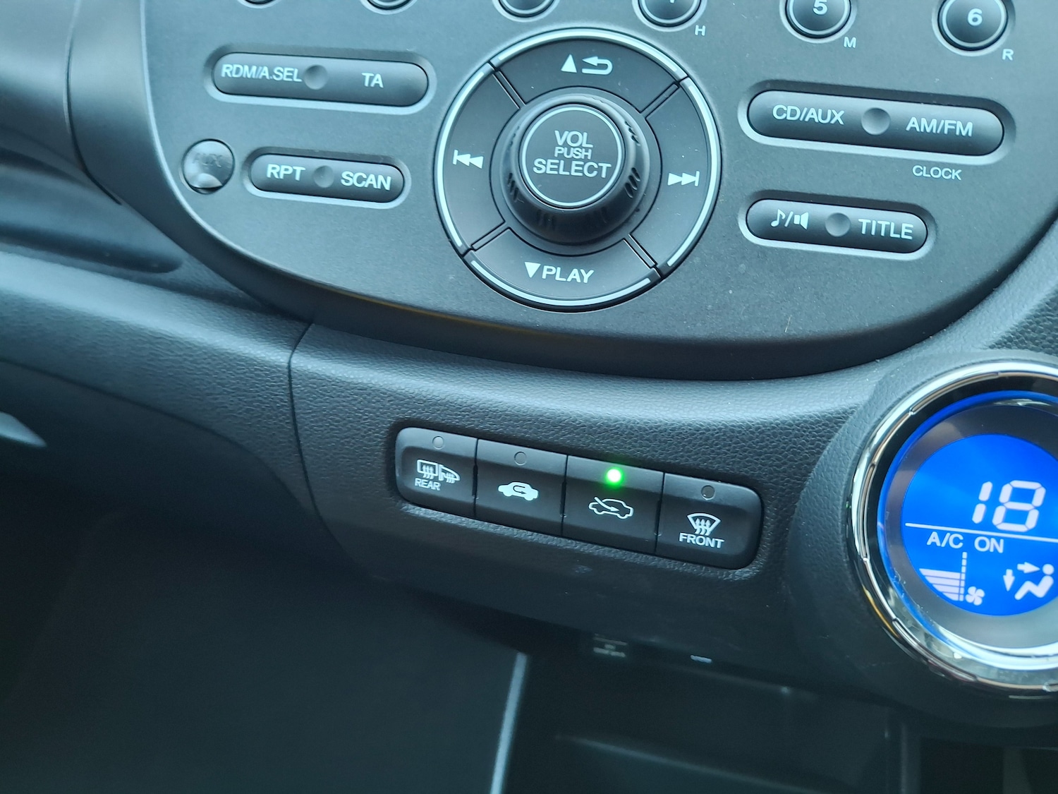 Used Honda Jazz 2014 for sale - 77301642: Photo 22