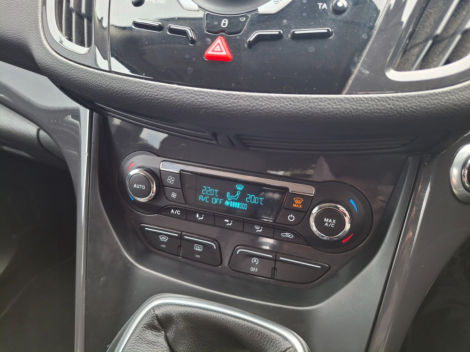 Used Ford Kuga 2015 for sale - 76346862: Photo 21