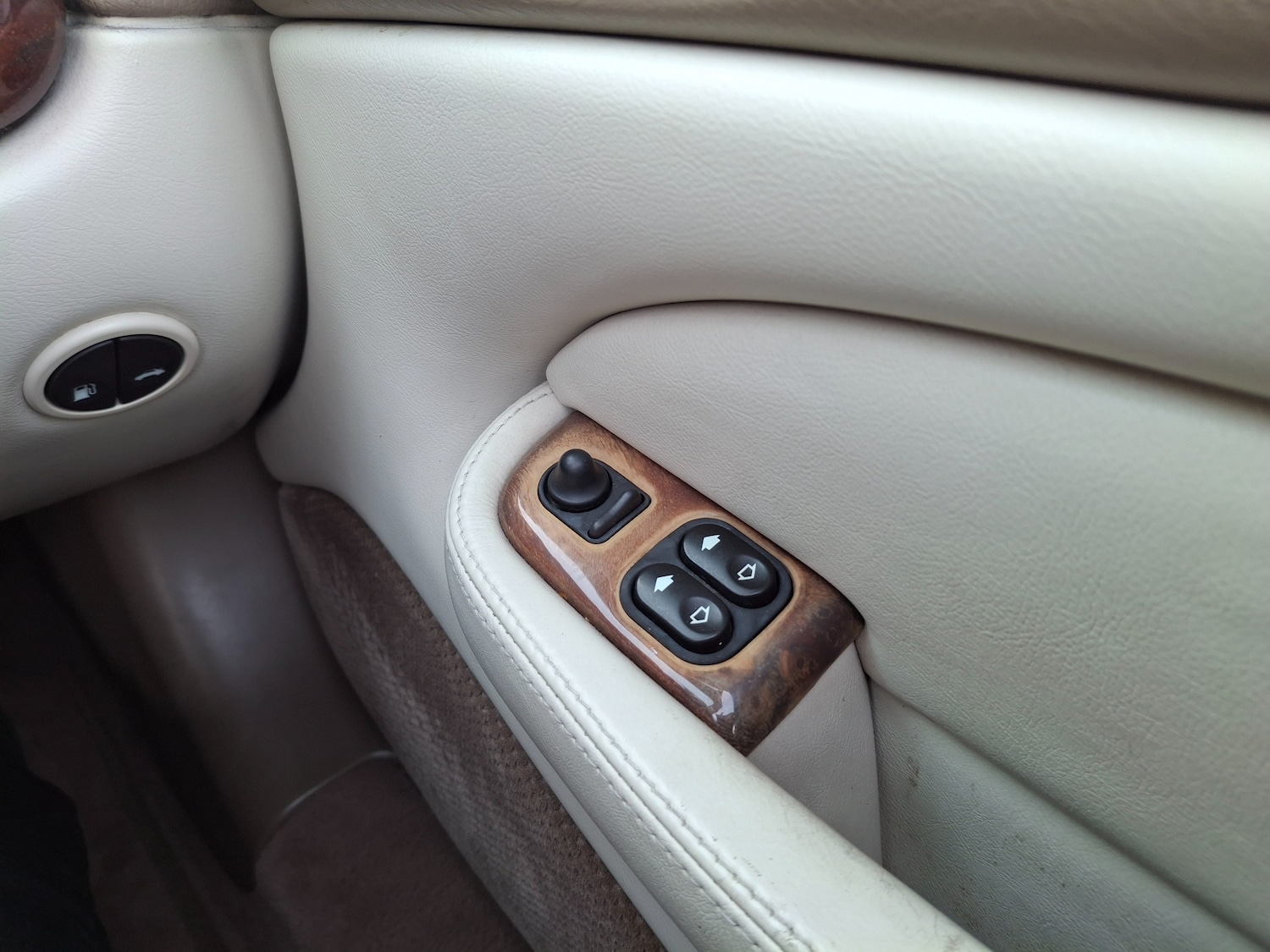 Used Jaguar XK8 for sale - 76416516: Photo 31