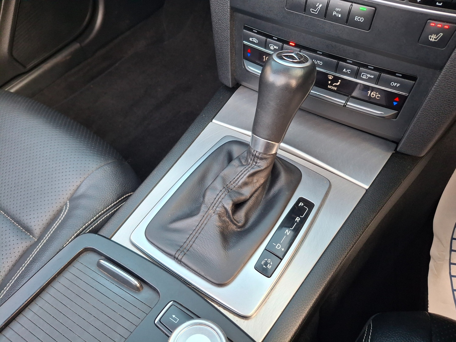 Used Mercedes-Benz E Class 2012 for sale - 77740158: Photo 32