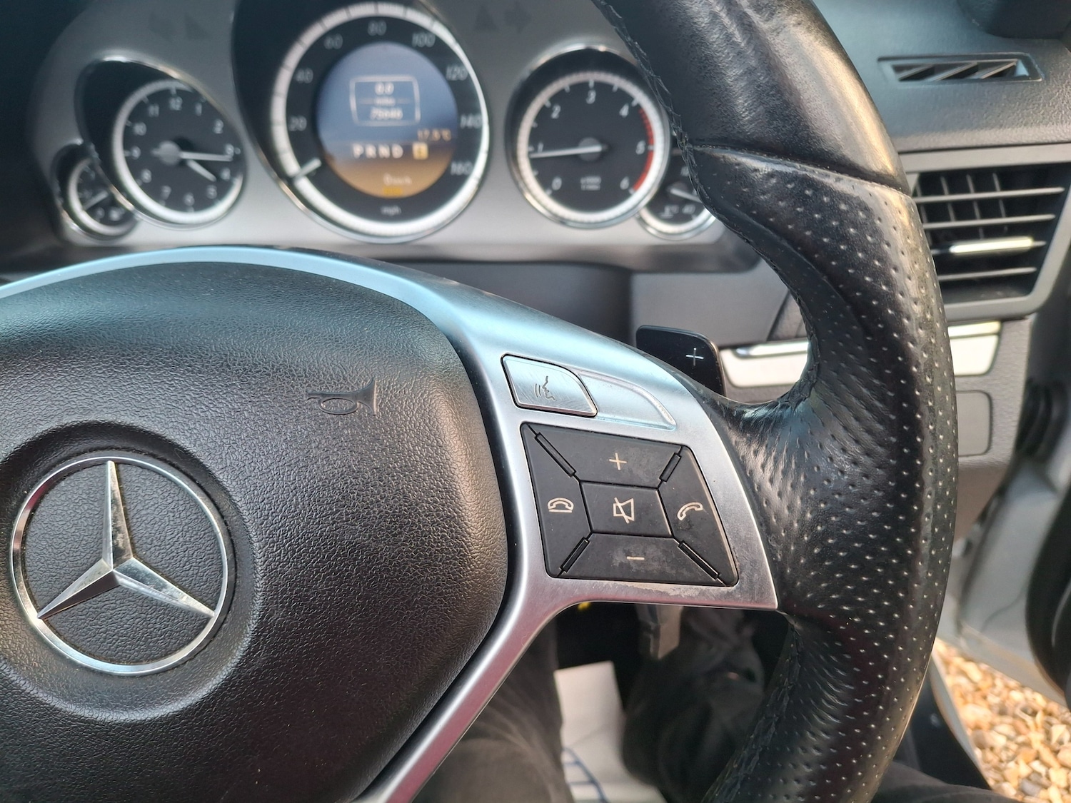 Used Mercedes-Benz E Class 2012 for sale - 77740158: Photo 35