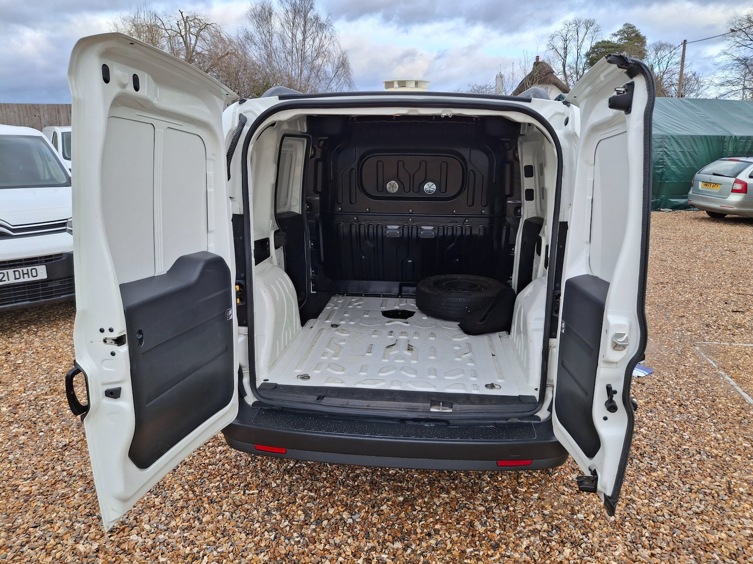 Used Vauxhall Combo 2018 for sale - 77145900: Photo 13
