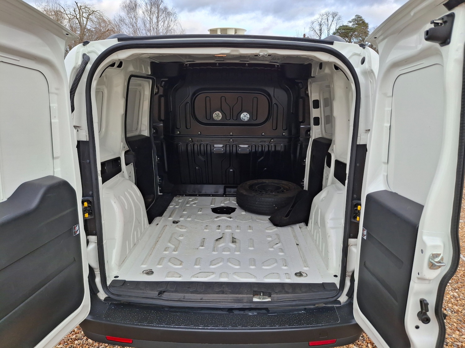 Used Vauxhall Combo 2018 for sale - 77145900: Photo 14