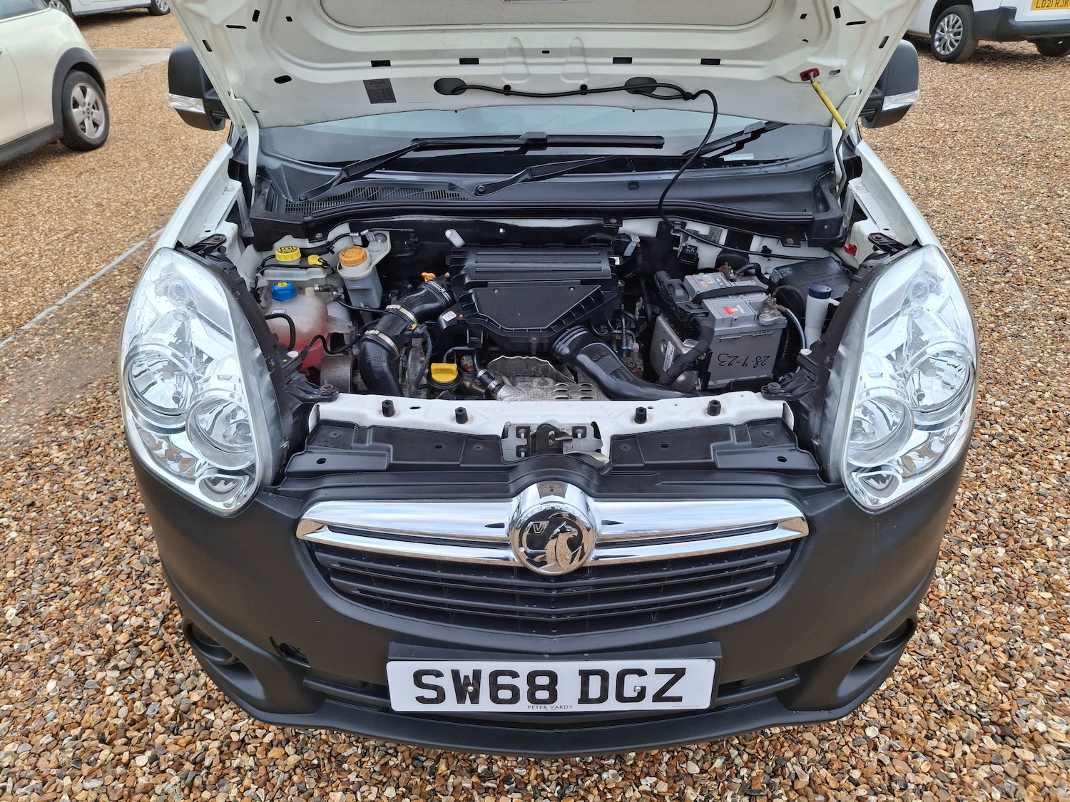 Used Vauxhall Combo 2018 for sale - 77145900: Photo 22