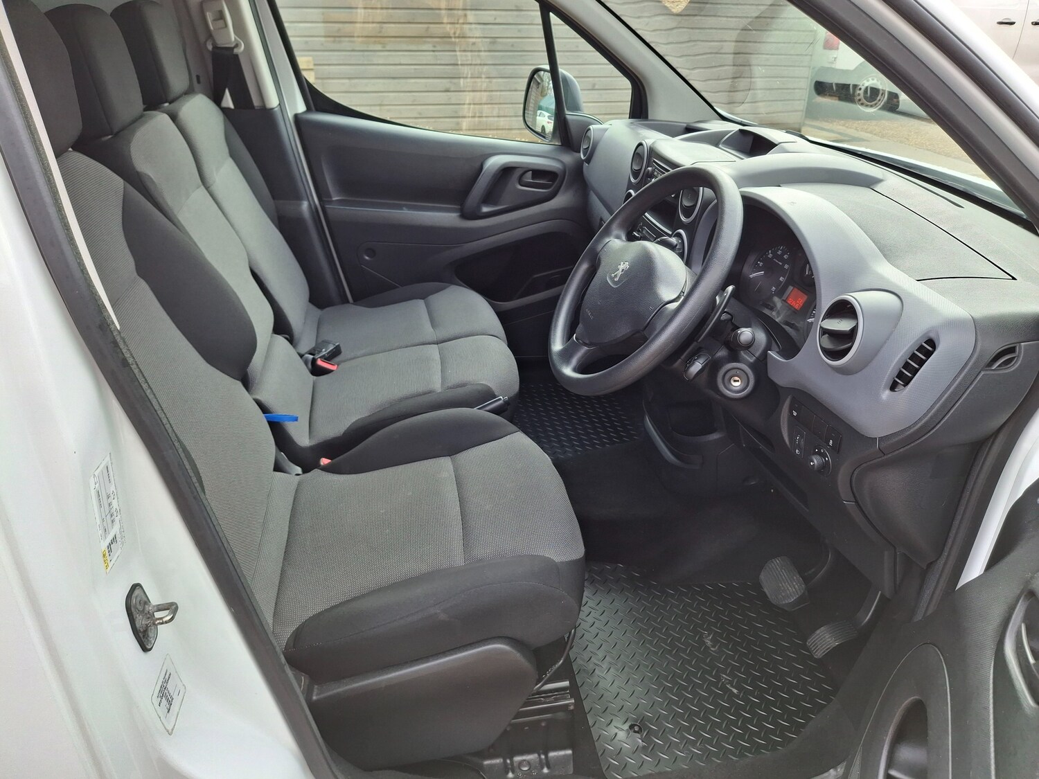 Used Peugeot Partner 2018 for sale - 77546205: Photo 10