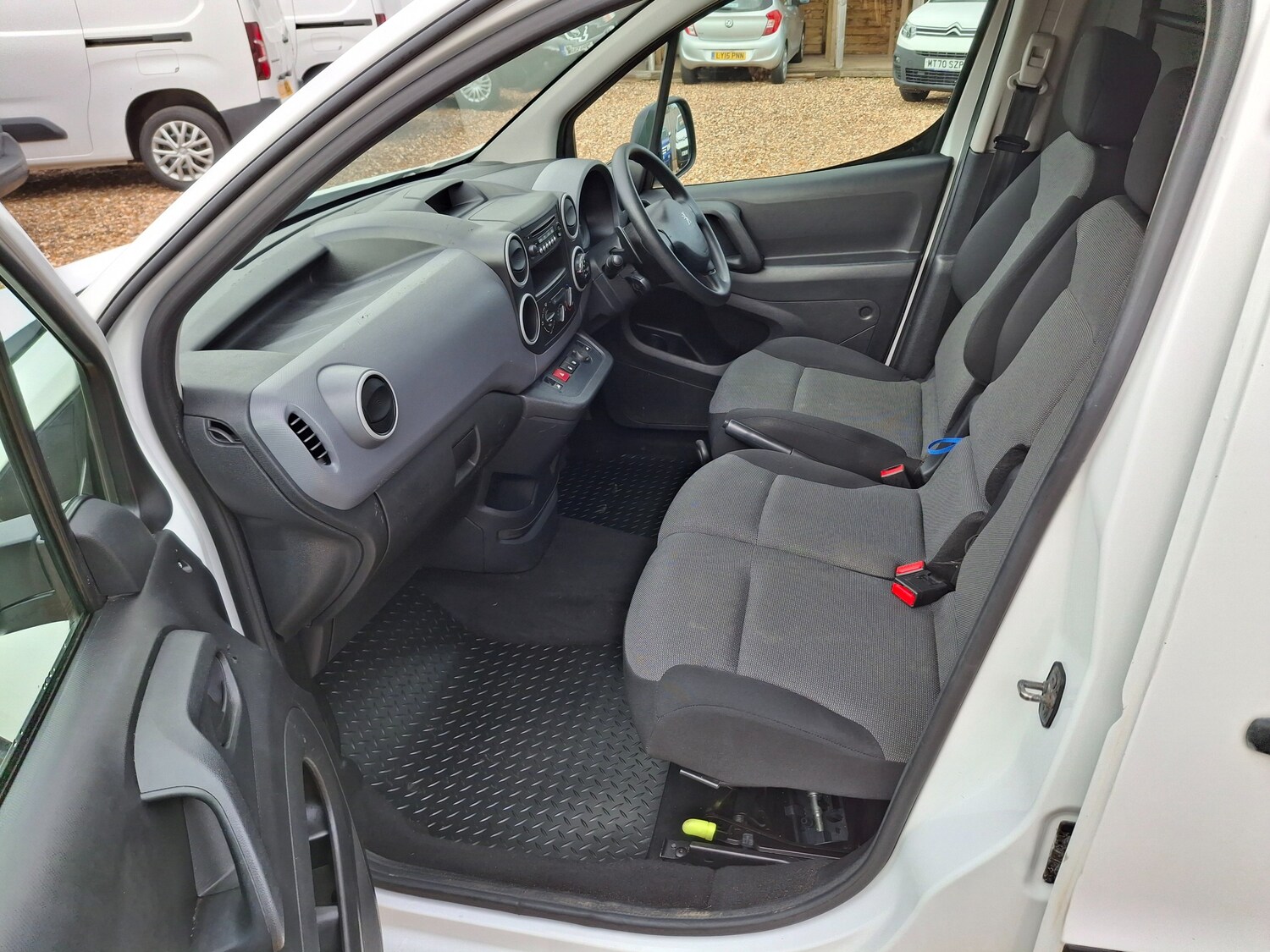 Used Peugeot Partner 2018 for sale - 77546205: Photo 12