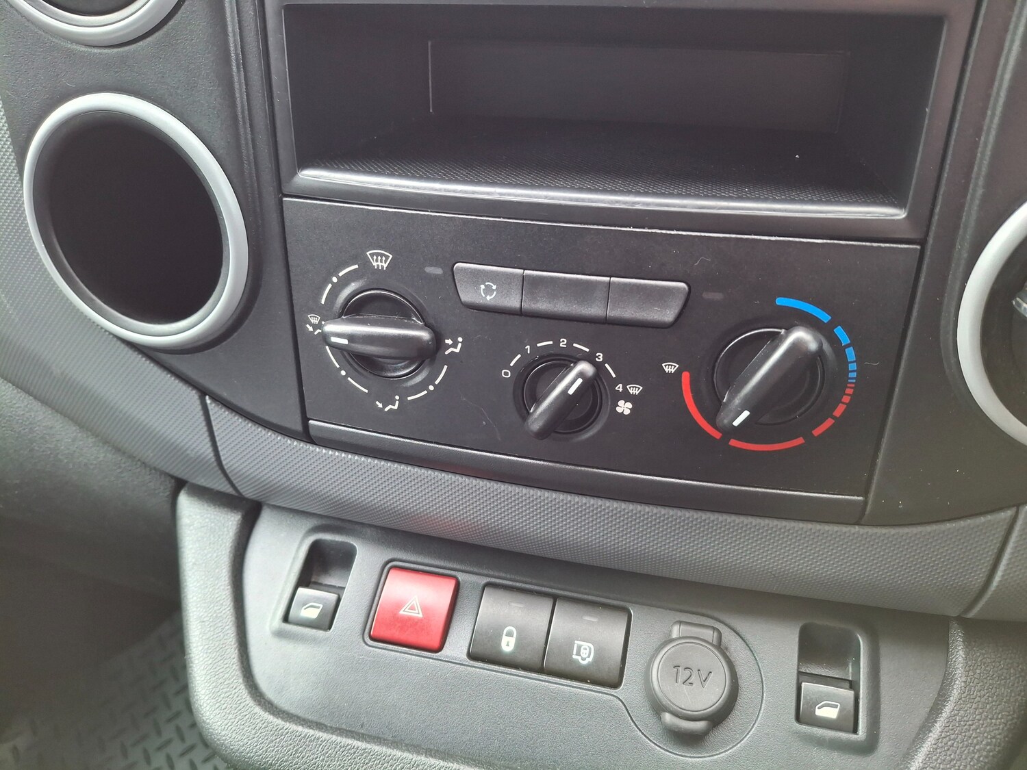 Used Peugeot Partner 2018 for sale - 77546205: Photo 17