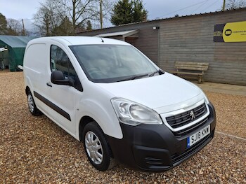 Used Peugeot Partner 2018 for sale - 77546205: Photo