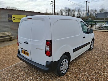 Used Peugeot Partner 2018 for sale - 77546205: Photo