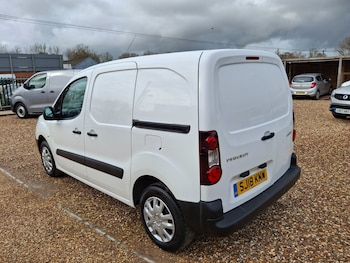 Used Peugeot Partner 2018 for sale - 77546205: Photo