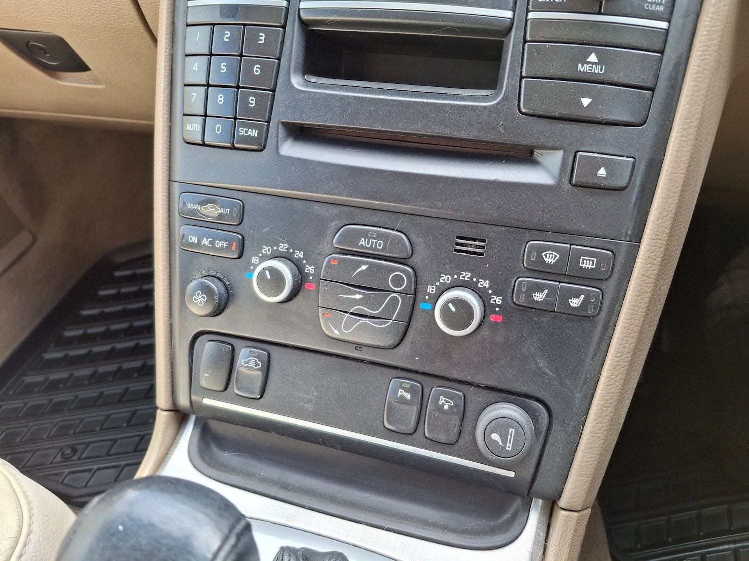 Used Volvo XC90 2010 for sale - 77834715: Photo 23