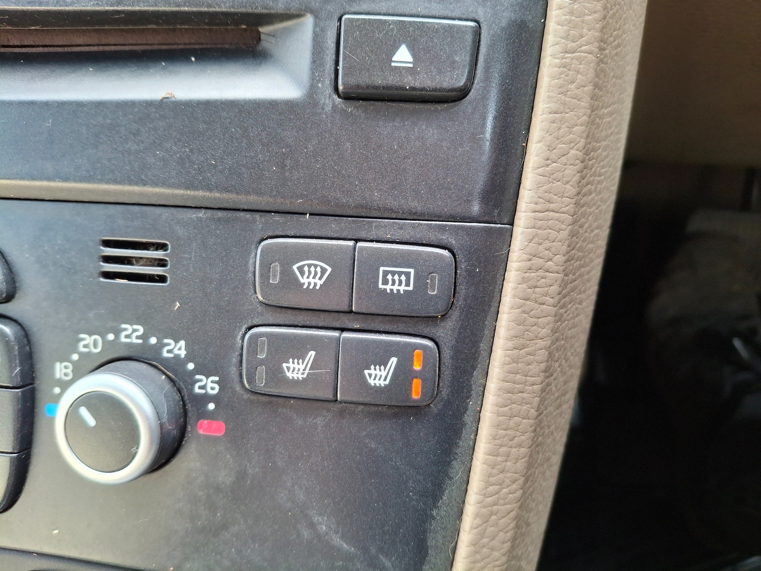 Used Volvo XC90 2010 for sale - 77834715: Photo 24