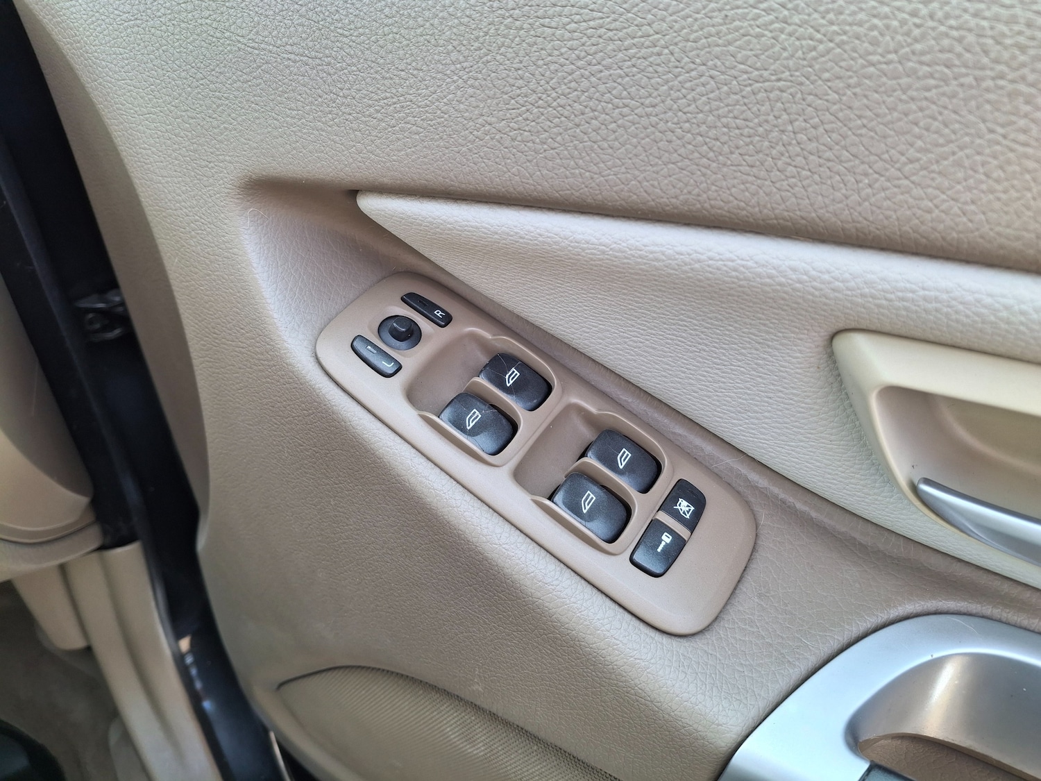 Used Volvo XC90 2010 for sale - 77834715: Photo 29