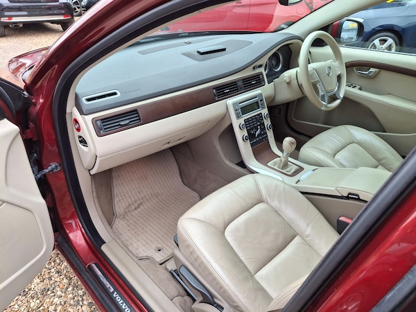 Used Volvo V70 2010 for sale - 76273829: Photo 12