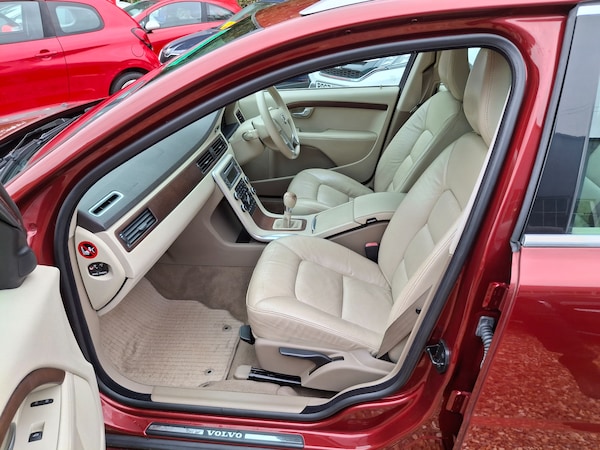 Used Volvo V70 2010 for sale - 76273829: Photo 13