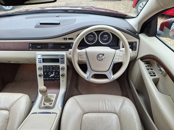 Used Volvo V70 2010 for sale - 76273829: Photo 16