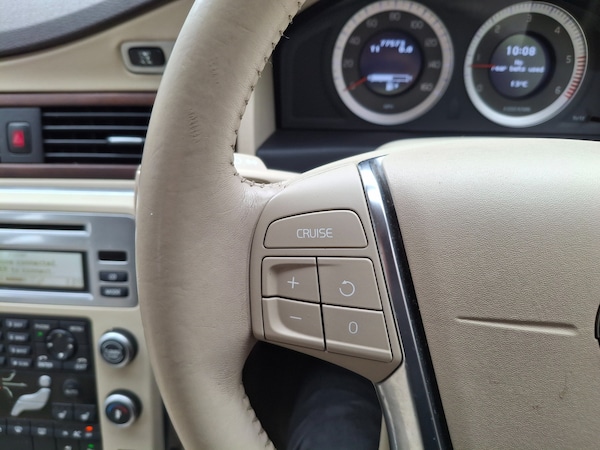 Used Volvo V70 2010 for sale - 76273829: Photo 22