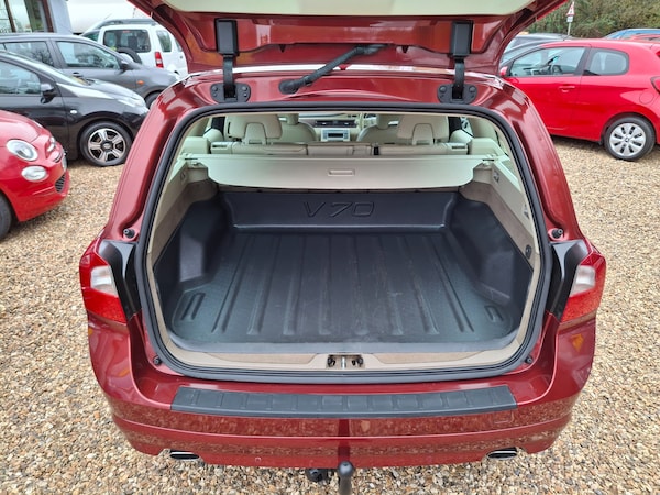 Used Volvo V70 2010 for sale - 76273829: Photo 29