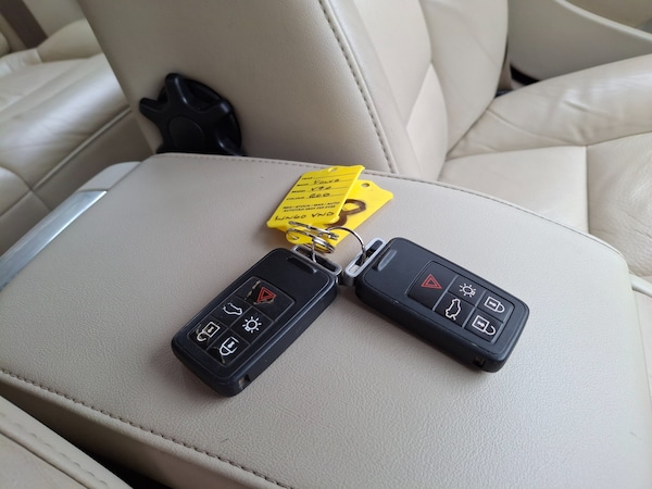 Used Volvo V70 2010 for sale - 76273829: Photo 31