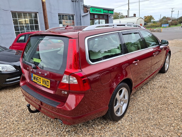 Used Volvo V70 2010 for sale - 76273829: Photo 3