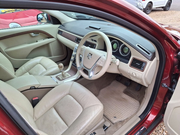 Used Volvo V70 2010 for sale - 76273829: Photo 9