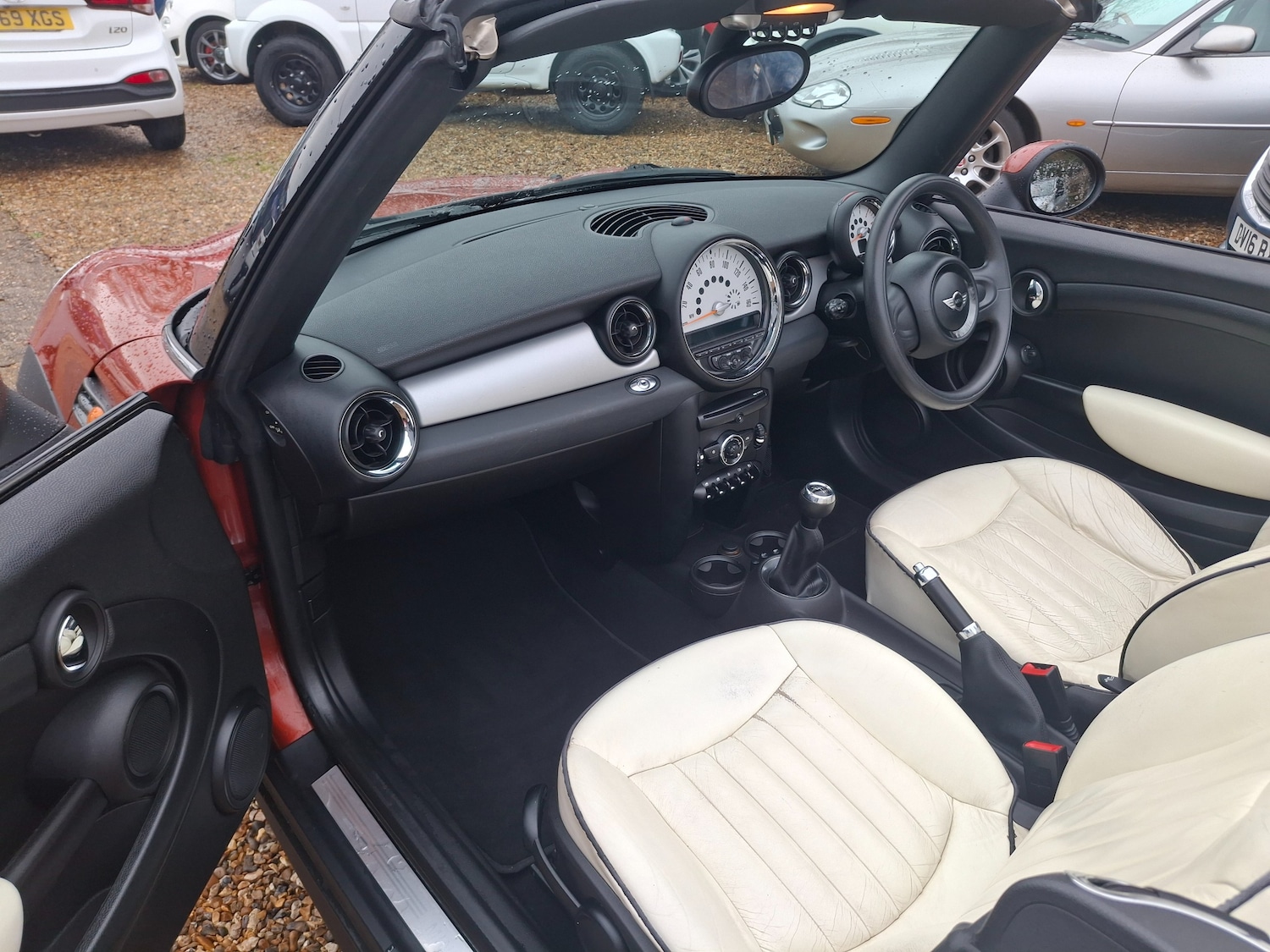 Used MINI Convertible 2011 for sale - 77211727: Photo 19