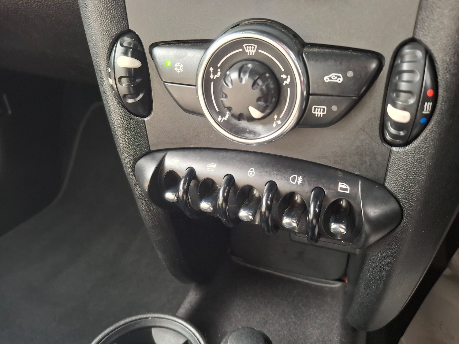 Used MINI Convertible 2011 for sale - 77211727: Photo 28