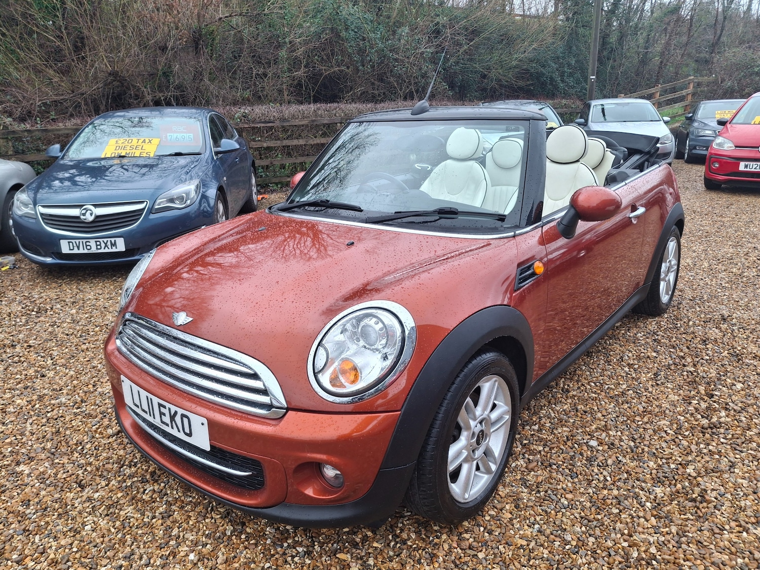Used MINI Convertible 2011 for sale - 77211727: Photo 3