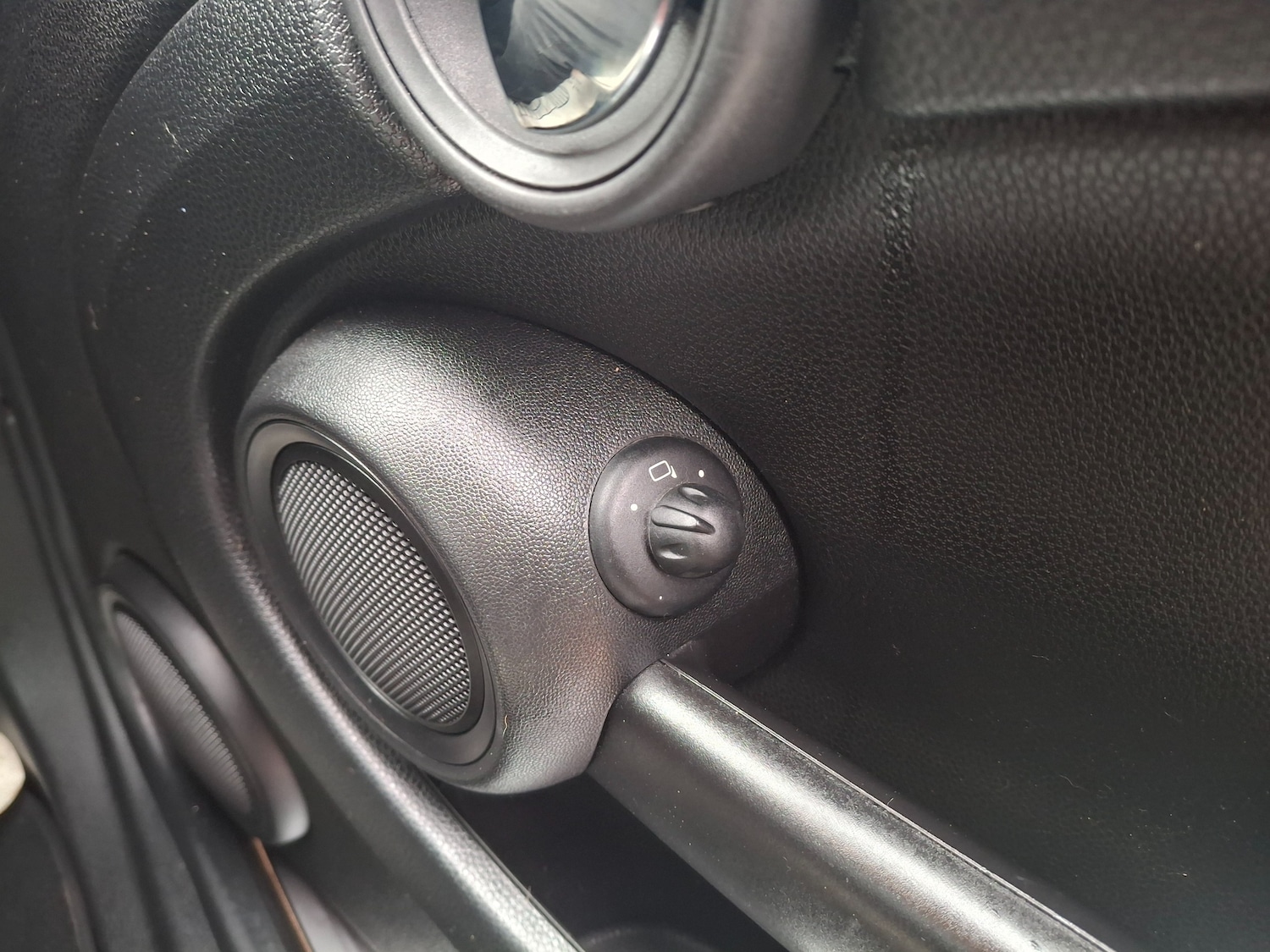 Used MINI Convertible 2011 for sale - 77211727: Photo 30