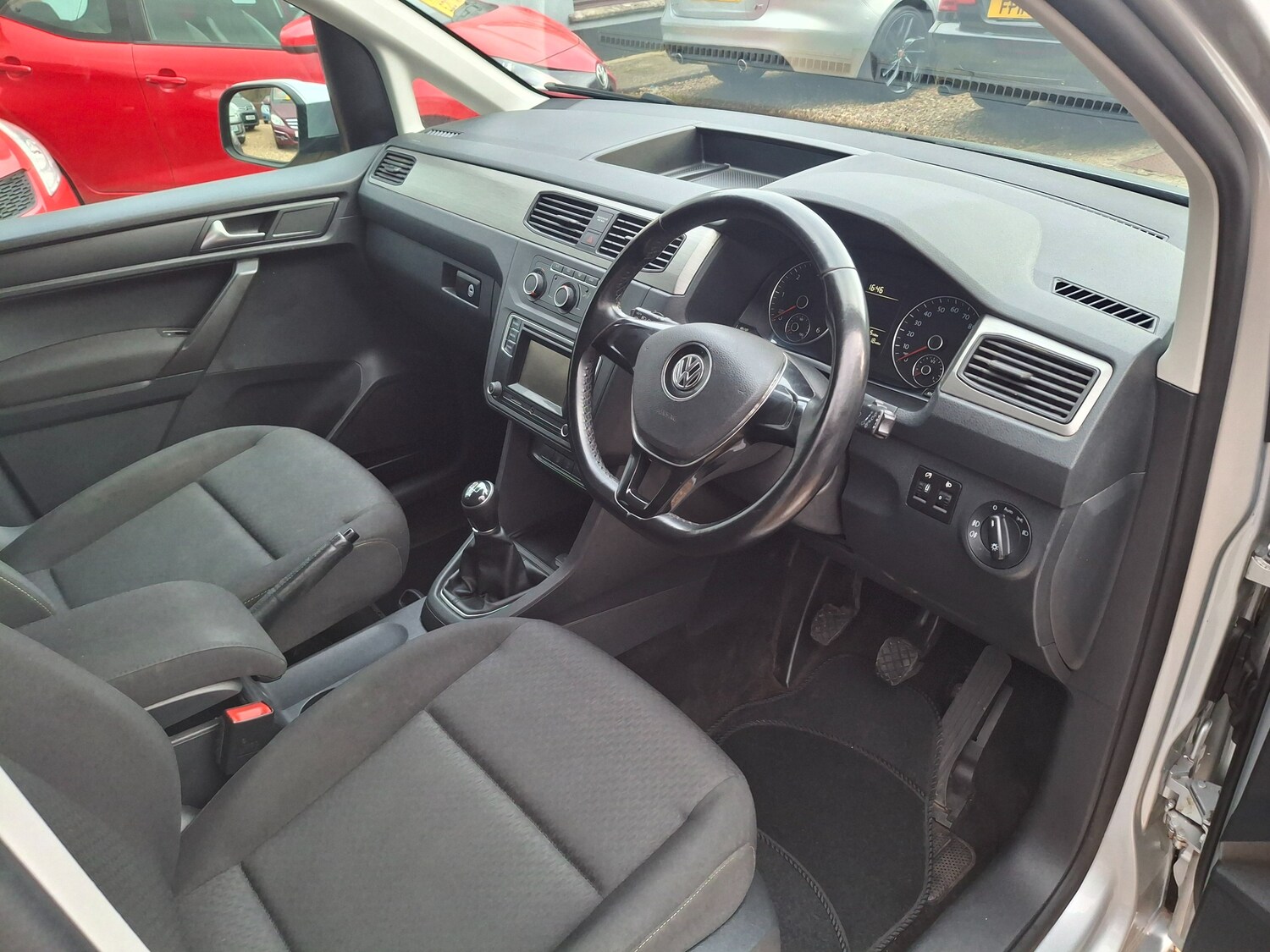 Used Volkswagen Caddy Maxi Life 2016 for sale - 77552483: Photo 9