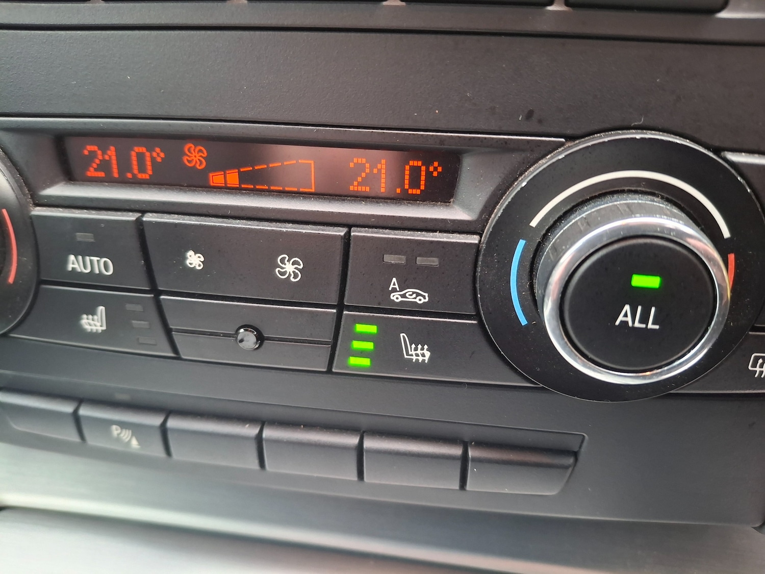 Used BMW 3 Series 2011 for sale - 77526285: Photo 30