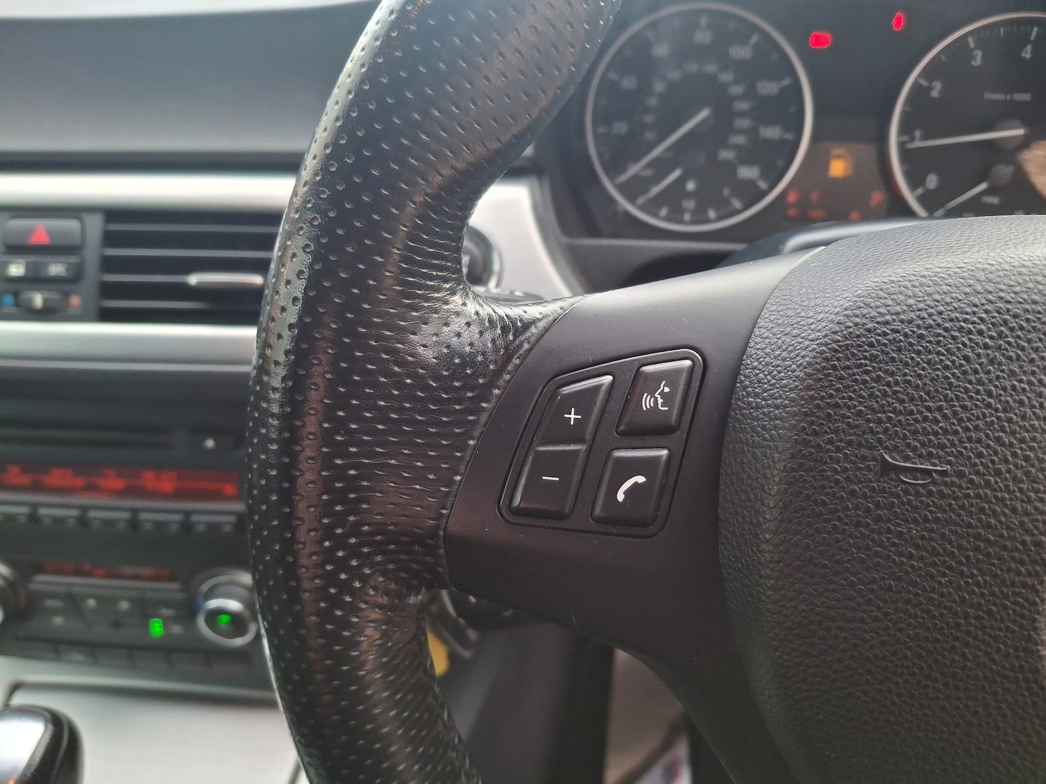 Used BMW 3 Series 2011 for sale - 77526285: Photo 32