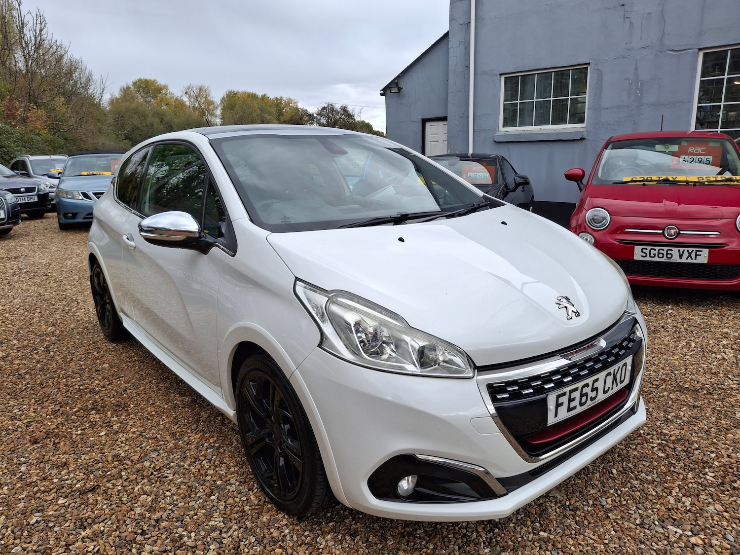 Used Peugeot 208 2015 for sale - 76351411: Photo 1