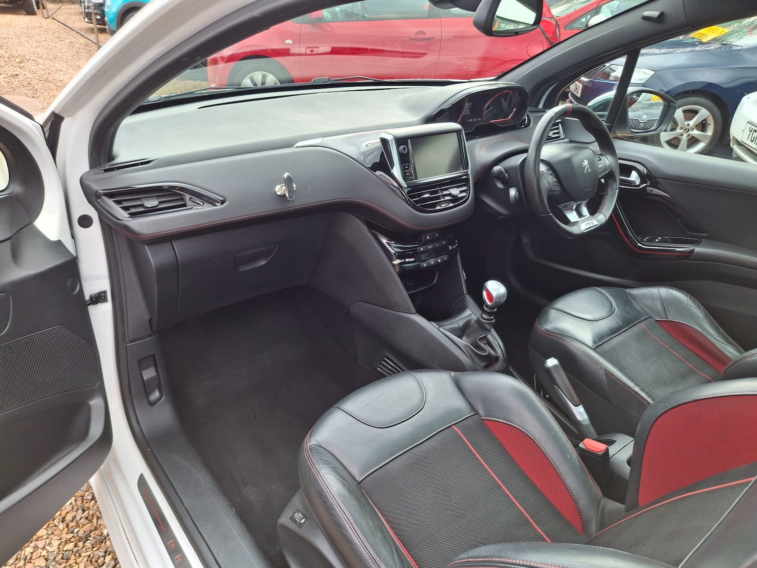 Used Peugeot 208 2015 for sale - 76351411: Photo 12