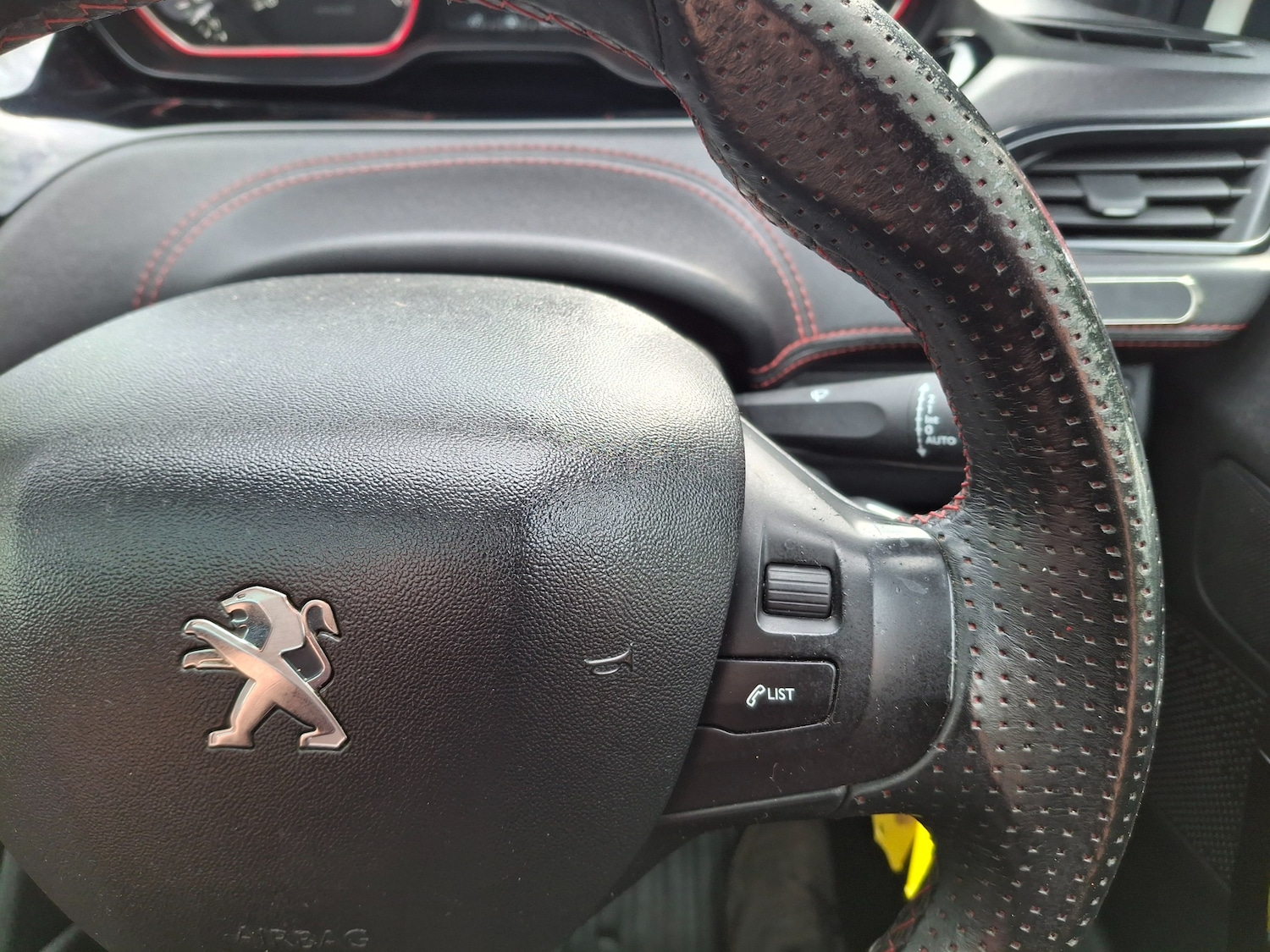 Used Peugeot 208 2015 for sale - 76351411: Photo 26