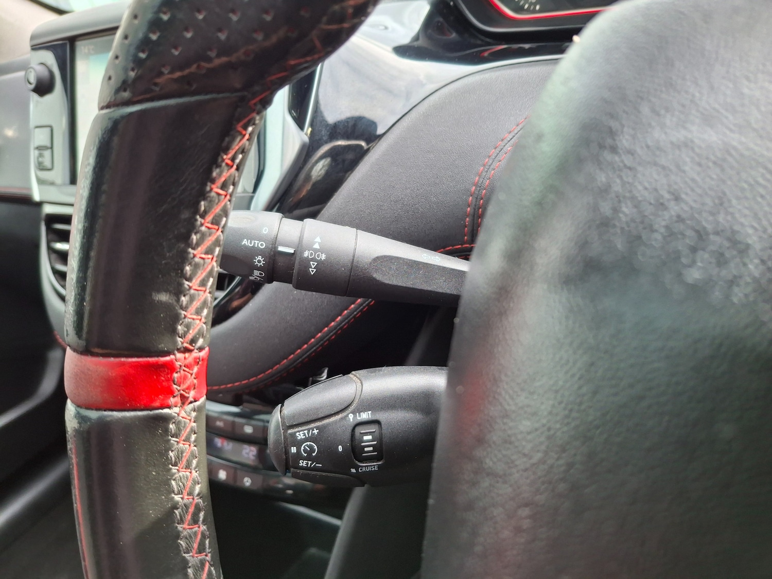 Used Peugeot 208 2015 for sale - 76351411: Photo 27