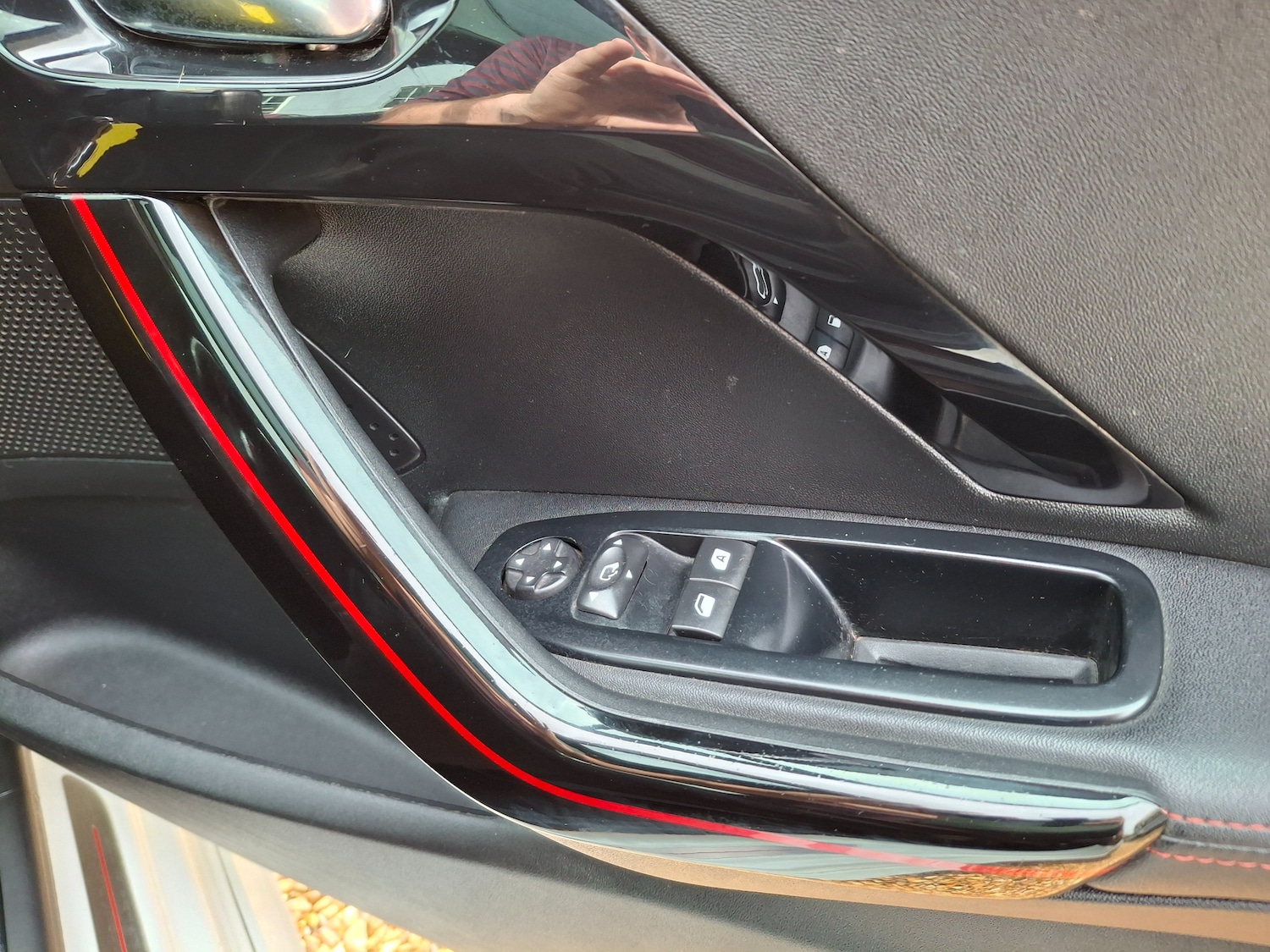 Used Peugeot 208 2015 for sale - 76351411: Photo 29