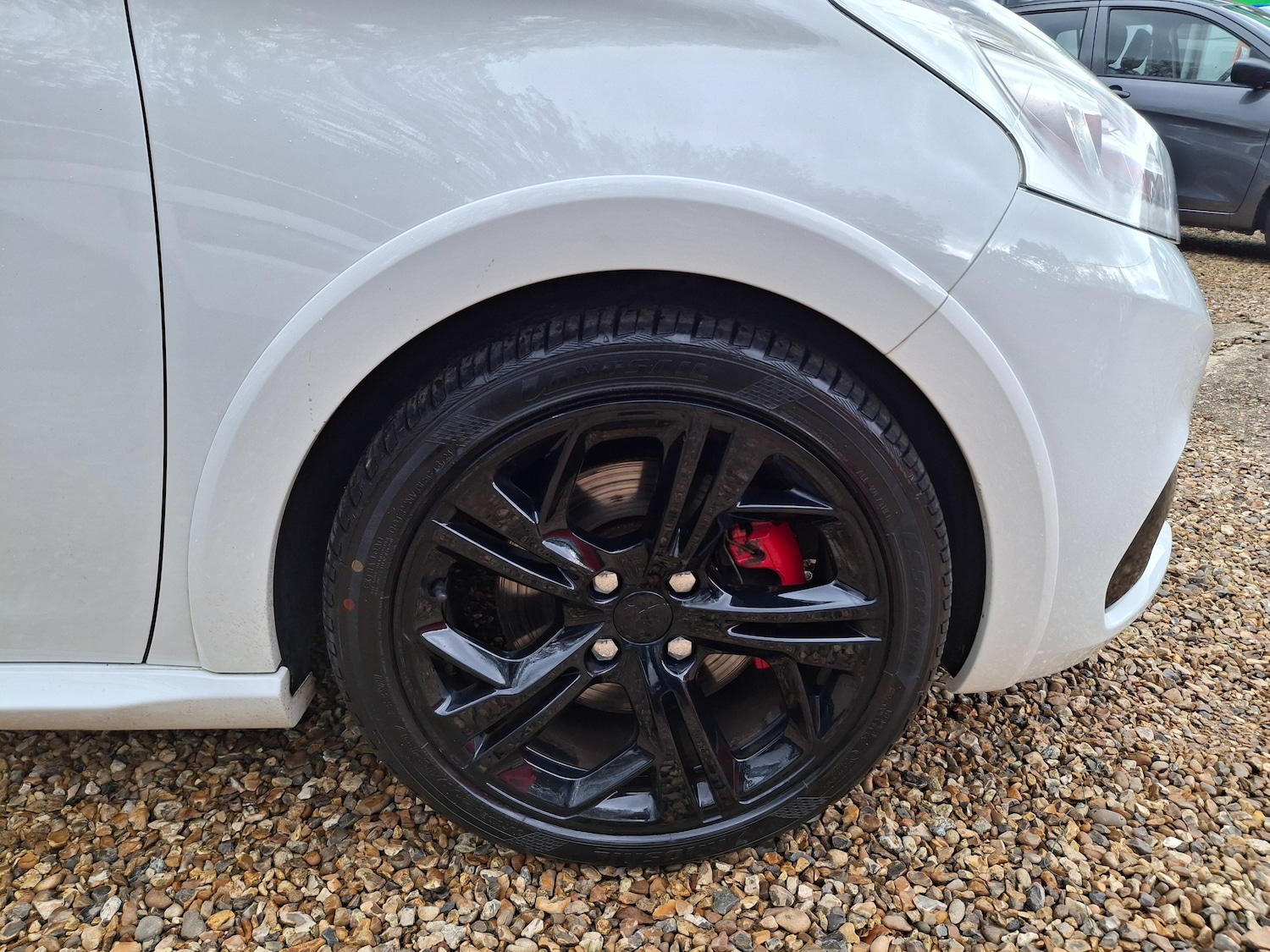 Used Peugeot 208 2015 for sale - 76351411: Photo 35