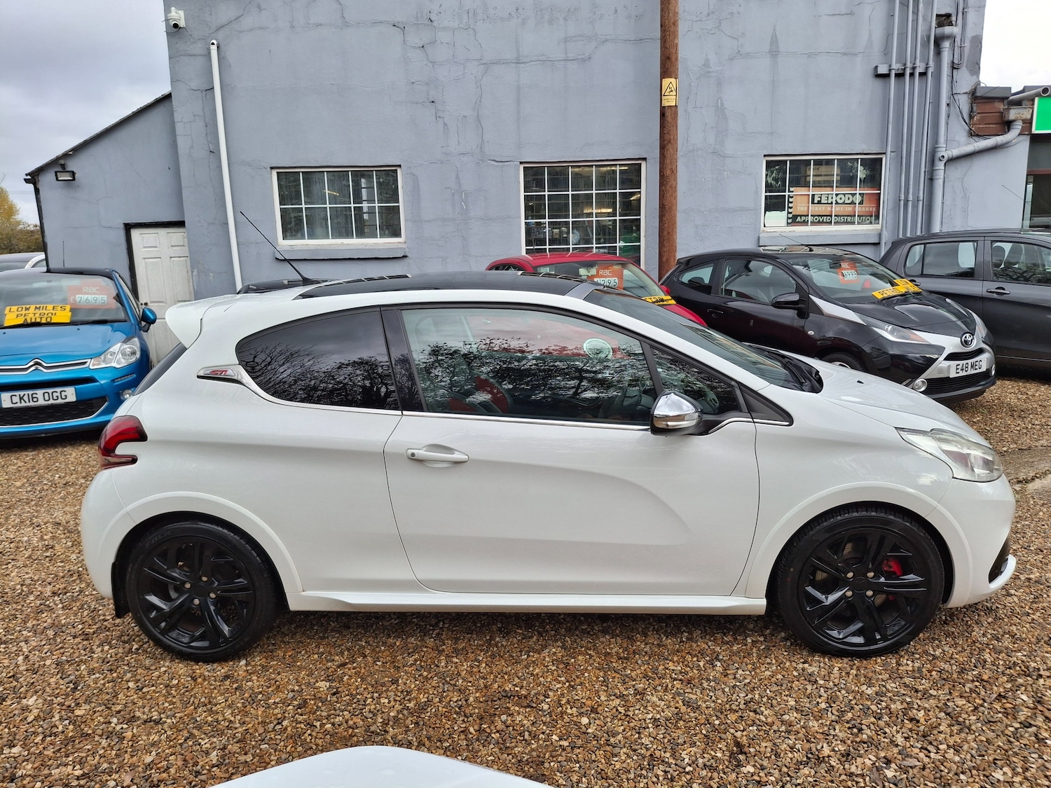 Used Peugeot 208 2015 for sale - 76351411: Photo 8